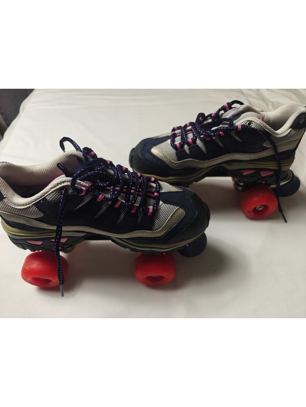 Sketchers Sport Womens 8.5 4 Wheelers Roller Skates 1910-NVHP Navy Hot Pink